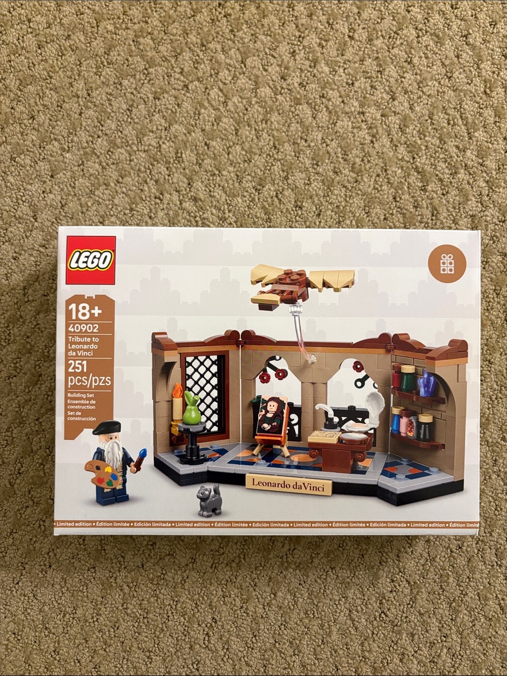 LEGO Brown Tan Blue Leonardo da Vinci Tribute Set